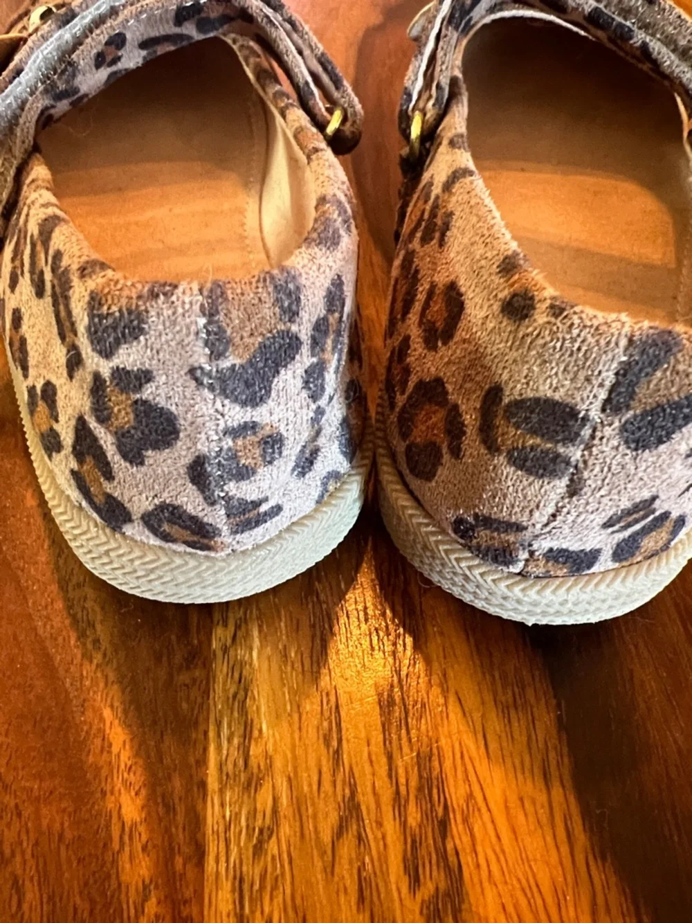 Harper Canyon Leopard Print Moccasins with Iridescent Ear Details - Brown